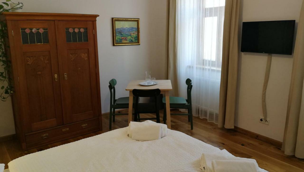 Penzion Stastny Medved Znojmo Kültér fotó