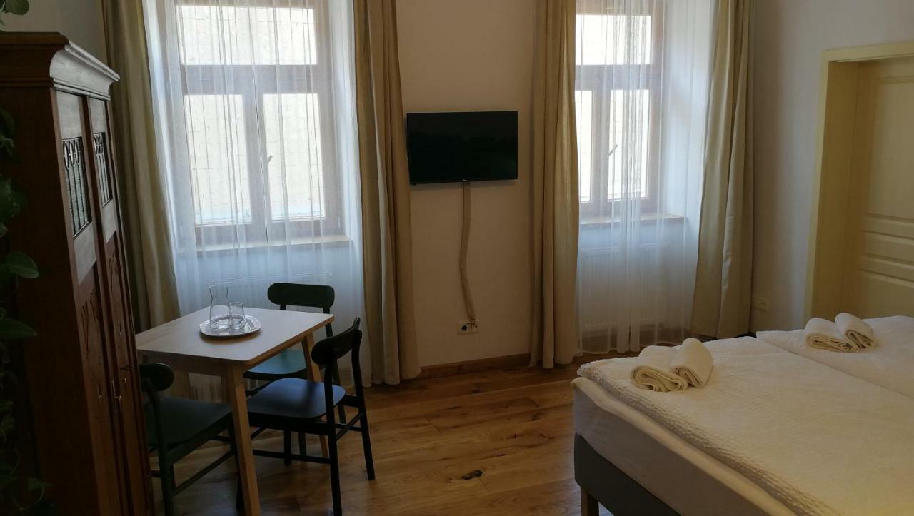 Penzion Stastny Medved Znojmo Kültér fotó